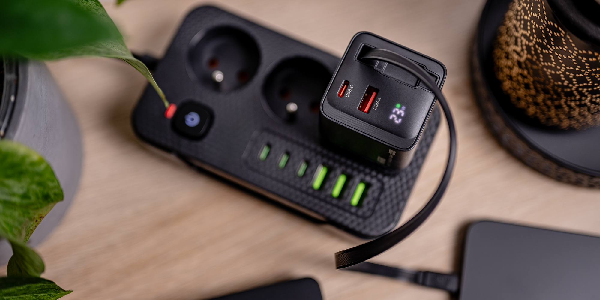 Ładowarka sieciowa Newell GaN 65 W LCD - EU